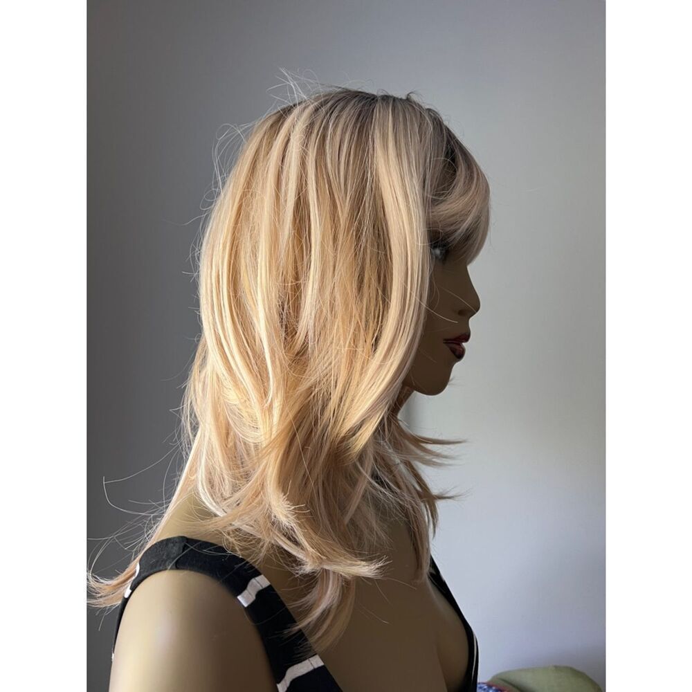 Amazon Blonde Layered Wig with Soft Face-Framing Layers